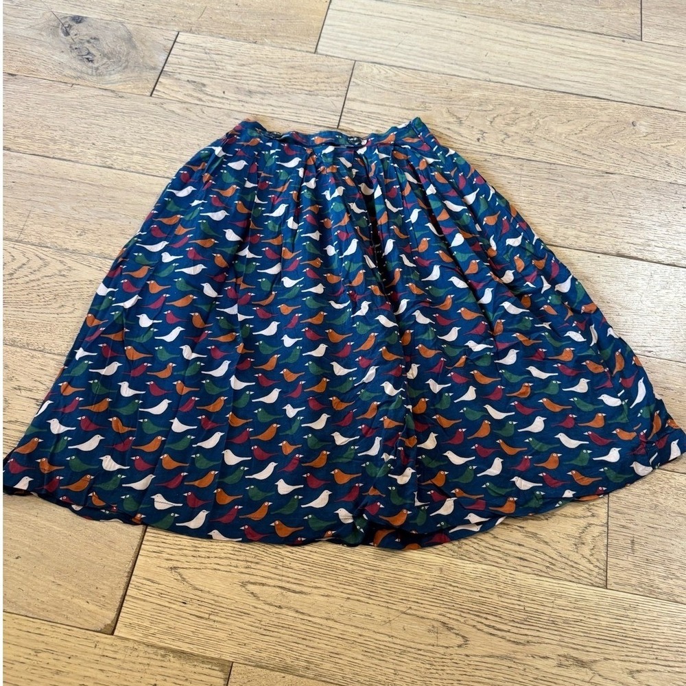 Comme Toi Small Blue Bird Print Button Detail A‎ Line Pleated Knee Length (609)